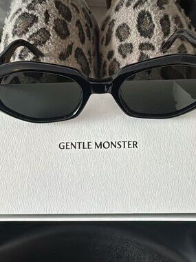 Gentle Monster MIRO Black Rectangular Sunglasses Gold Detail